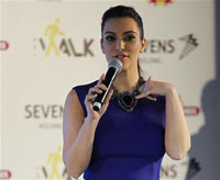 Kourtney wants Kanye wedding dress