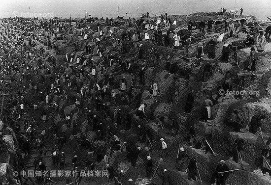 100 photographers' focus on China - Economy