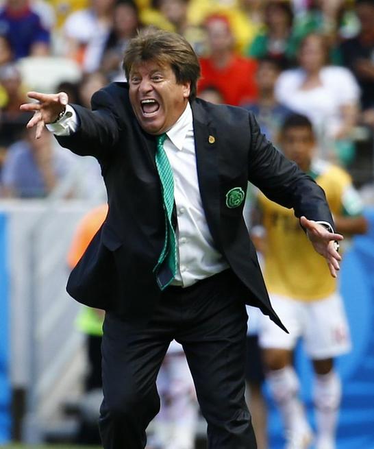 羅本承認曾假摔 墨西哥主帥:該罰他下場