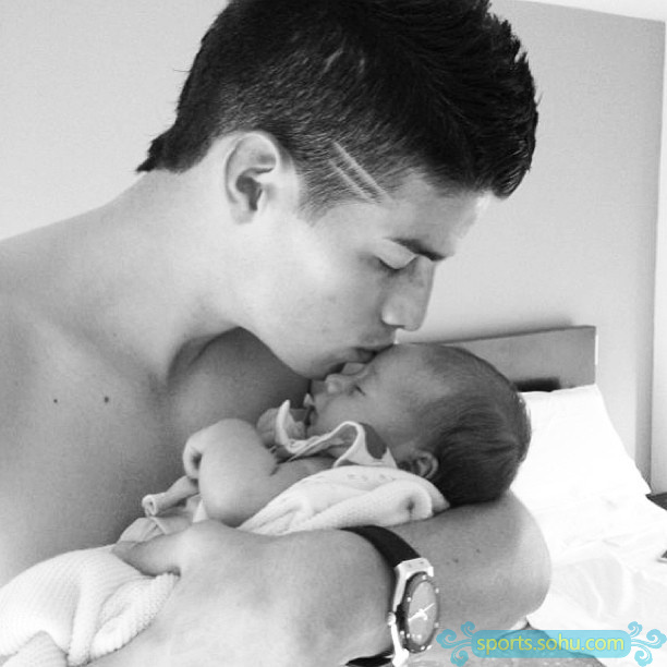 J羅私房照 90后妖星超級奶爸