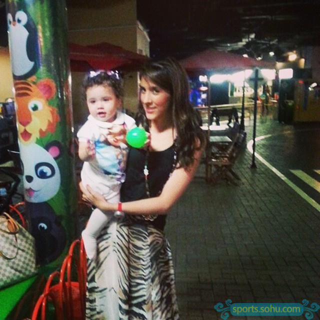 J羅私房照 90后妖星超級(jí)奶爸