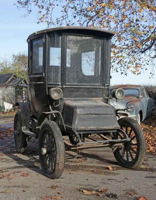 美國(guó)百年電車將拍賣 銹跡斑斑但仍能駕駛