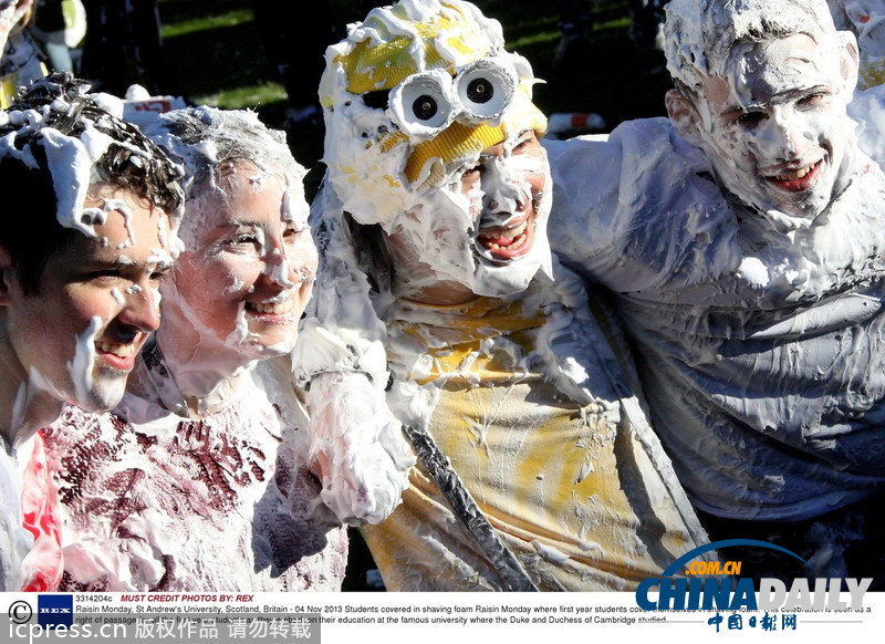 蘇格蘭學生創意無限 臉涂剃須泡沫活動別開生面