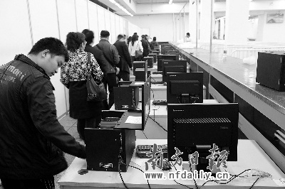 春運(yùn)實名制火車票今開訂 能否根除“黃牛黨”？