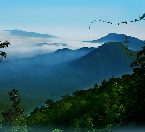雄偉神奇的霸王嶺
