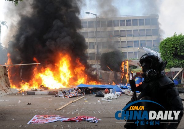 埃及對(duì)穆爾西支持者清場(chǎng) 穆兄會(huì)稱數(shù)百人亡（組圖）