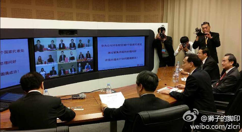 李克強與華為員工交談:很高興跟你一起出差(高清組圖)