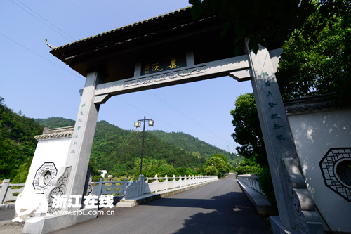 靠山吃山的新注解 富春江畔蘆茨村家家辦起農(nóng)家樂