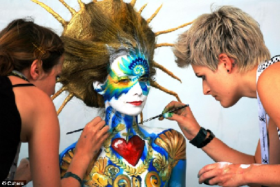 奧地利小鎮上演人體彩繪盛宴 《咒語之困》問鼎冠軍