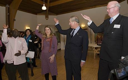 我傳統療法惠及英退伍士兵 查爾斯王儲學打太極