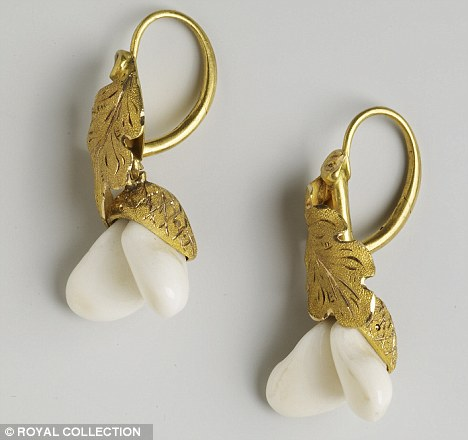 英維多利亞女王珠寶真酷 子女乳牙“點睛”