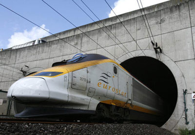 英吉利海峽隧道列車突然停駛 乘客被困海底6小時