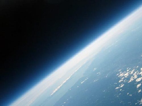 美大學(xué)生自制“太空照相機” 升空5小時后成功回收