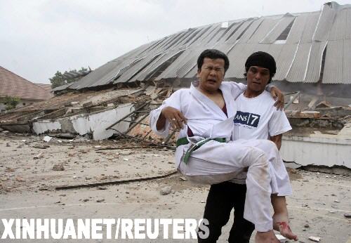印尼7.9級(jí)地震估計(jì)已造成至少200人死亡