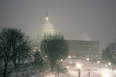 暴風雪持續襲擊美國東部 多地進入緊急狀態