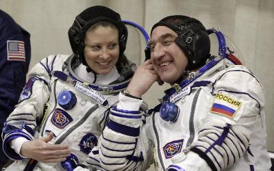 俄宇宙飛船順利發射 搭載3名宇航員去空間站