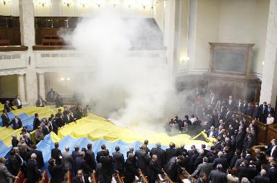 烏議會(huì)在煙霧彈中批準(zhǔn)俄黑海艦隊(duì)駐期延長(zhǎng)協(xié)議