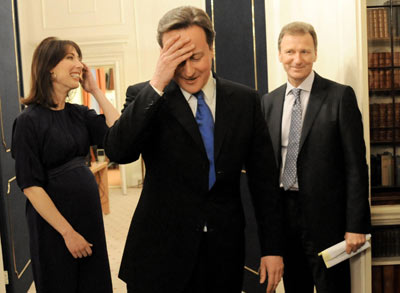 卡梅倫入主英國首相府 聯合政府面臨諸多挑戰