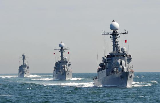 韓國海軍在西部海域舉行反潛水艇訓練