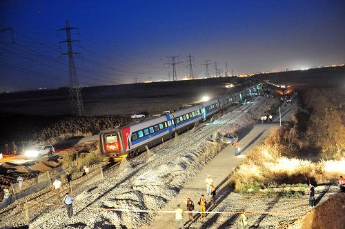 以色列南部火車汽車相撞造成7死20傷(圖)