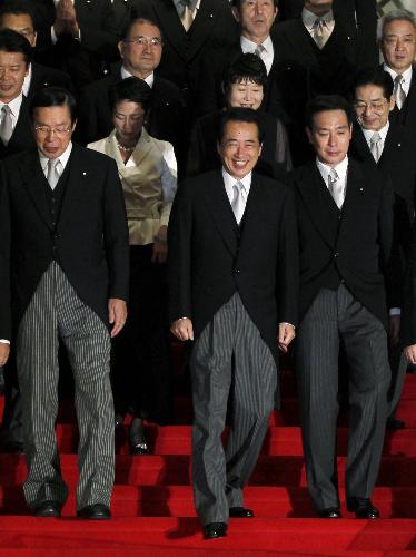 日內(nèi)閣改組小澤“靠邊站” 華裔女大臣留任鷹派當(dāng)外長(zhǎng)
