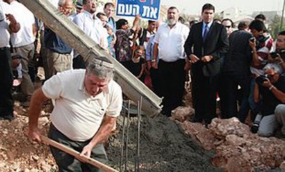 以民眾歡慶定居點凍結令到期 總理敦促保持克制