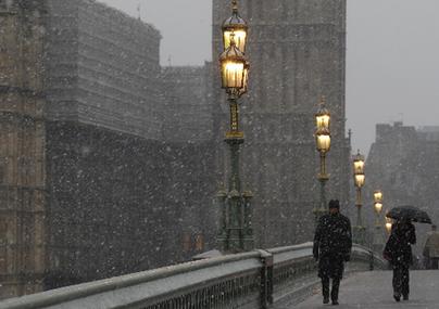 歐洲多國遭遇暴風雪襲擊 英數百所學校停課