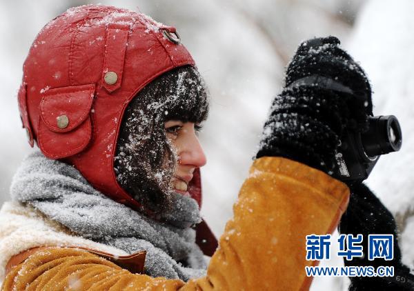 紐約遭暴風雪襲擊 部分地區能見度為零