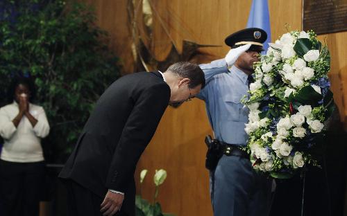 各地民眾紀念海地地震一周年