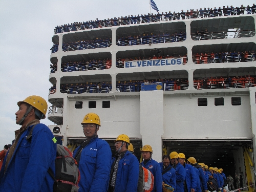 乘坐希臘游輪自利比亞撤出的中方人員抵達(dá)希臘（圖）