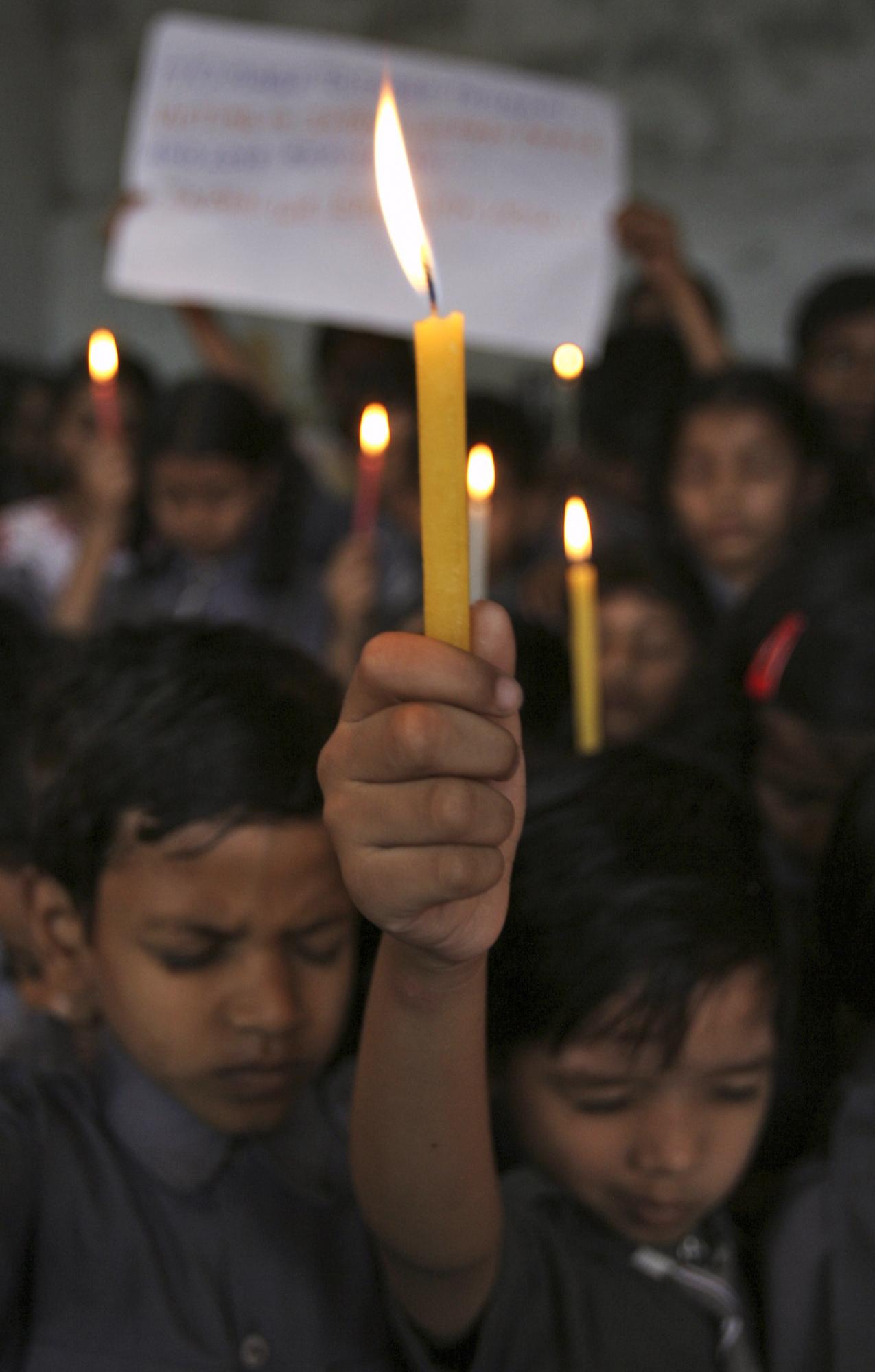 日本強震第四天圖集：搶購限量商品 接受輻射檢查