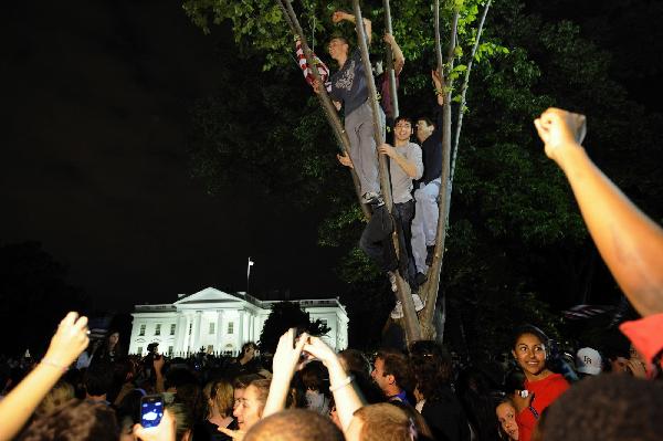 美國民眾在各地慶祝本·拉登被擊斃（圖）