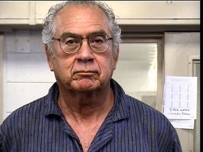 美國(guó)大學(xué)校長(zhǎng)教授涉嫌經(jīng)營(yíng)賣淫團(tuán)伙 不為賺錢只為性