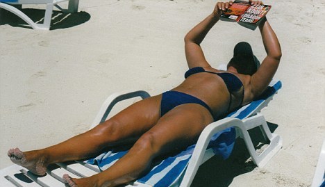 日光浴曬出癌癥 英國婦女右耳被切戴假耳朵度日