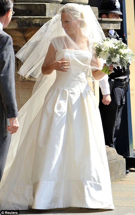 組圖：英女王長(zhǎng)外孫女與橄欖球名將完婚