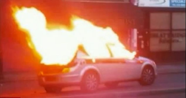 社交網絡、黑莓手機為英國“添亂” 騷亂參與者最小僅7歲