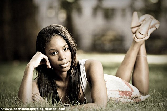 英國(guó)騷亂參與者身份復(fù)雜 士兵、嫩模、無(wú)知少女涉案