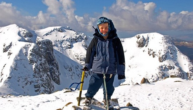 英國10歲少年征服283座“芒羅山” 打破世界記錄