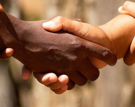 為防病毒傳播 美科學家呼吁撞肘和點頭代替握手