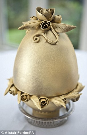 英國(guó)天價(jià)巧克力布丁貼金鑲鉆 售價(jià)高達(dá)兩萬(wàn)英鎊