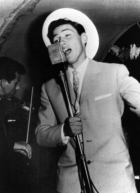 圖說(shuō)貝盧斯科尼多彩人生