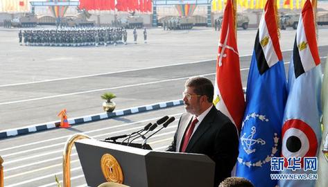 埃及新總統穆爾西出席閱兵儀式