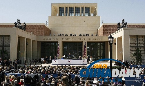 小布什圖書(shū)館落成五總統(tǒng)聚首 其母不愿次子當(dāng)總統(tǒng)