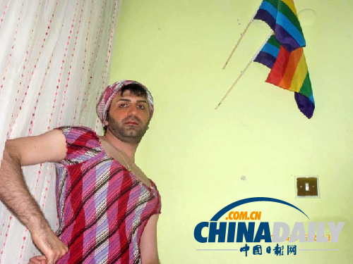 伊朗判處一男子穿女性服裝游街 網(wǎng)友身著女裝抗議