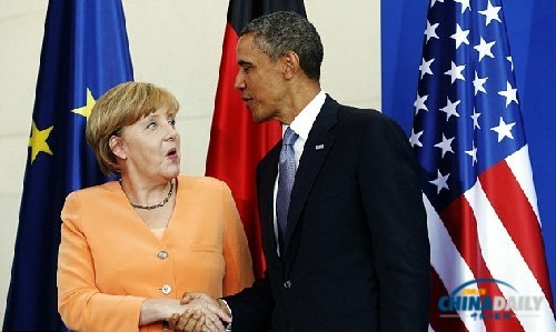 米歇爾攜愛女參觀柏林大屠殺紀念館 奧巴馬妹妹同行