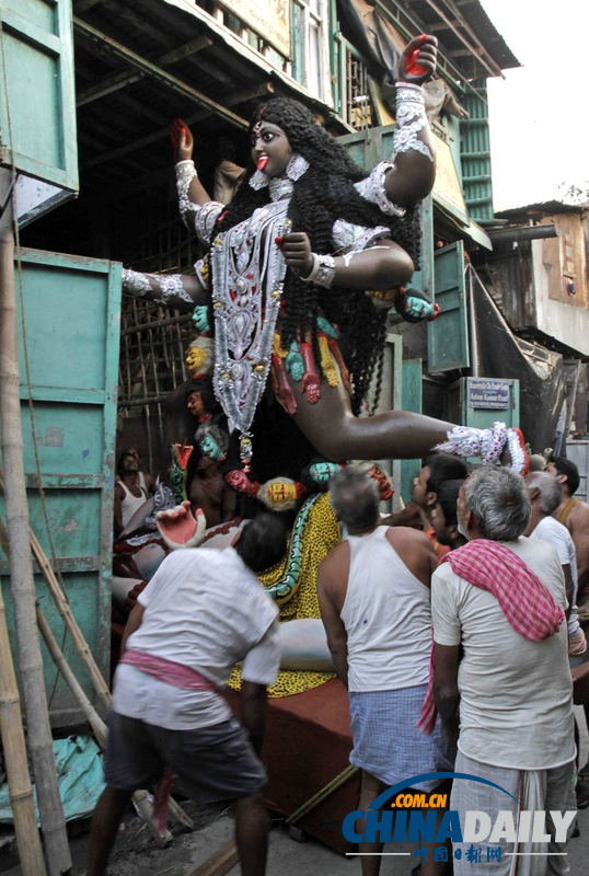 印度民眾積極準備迎接卡莉女神慶典（組圖）