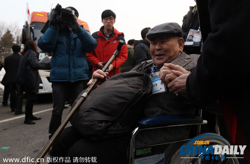 朝韓離散家屬團聚活動今日啟動 家屬團從束草出發