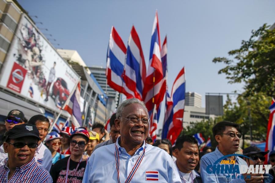 泰國“封鎖曼谷”行動結束 工人沖刷街道“掀巨浪”