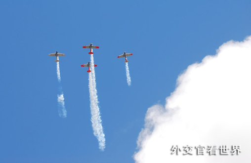 輝舞藍(lán)天組圖－6（三等獎(jiǎng)）