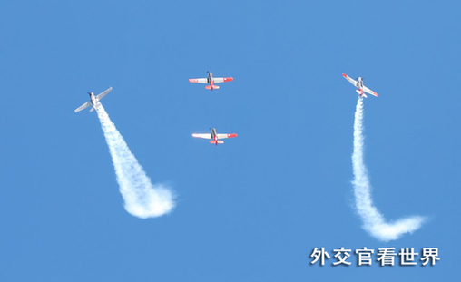 輝舞藍天組圖－5（三等獎）